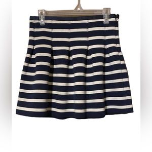 Gap Skirt Women’s Size Small Short Striped Pleated Stretch Casual White Navy